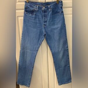 Women’s Levi’s 501 button down jeans. W30 L30. Like new, only wore a few times.